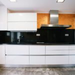 Reforma integral cocina oscura