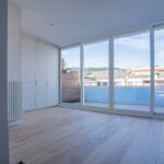 Reforma de un salón con pavimiento de parquet clarito