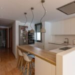 Reforma integral de una cocina abierta